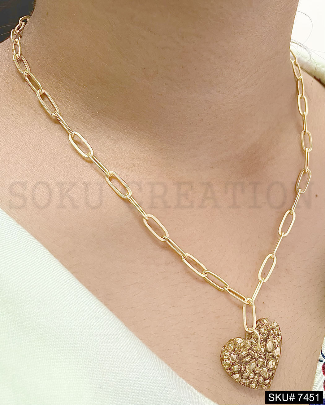 Gold Plated Cable Chain with Unique Heart Shape Design of Charm SKU7451