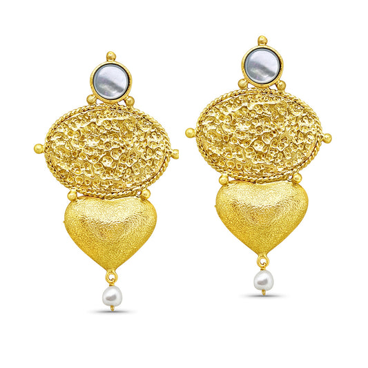 High textured gold-plated pearl heart earring soku#7579