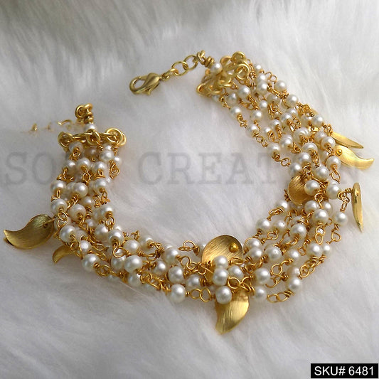 A Beautiful Party Era Bracelet in Gold Plated SKU6481