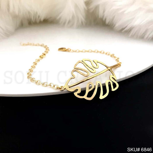Good Luck Leaf Bracelet in Gold Plated SKU6846