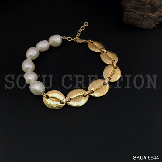 Designer Pearl Bracelet in Gold Plated SKU6944
