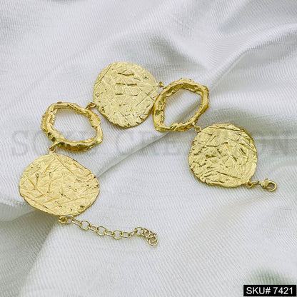A Designer Party Era Bracelet in Gold Plated SKU7421