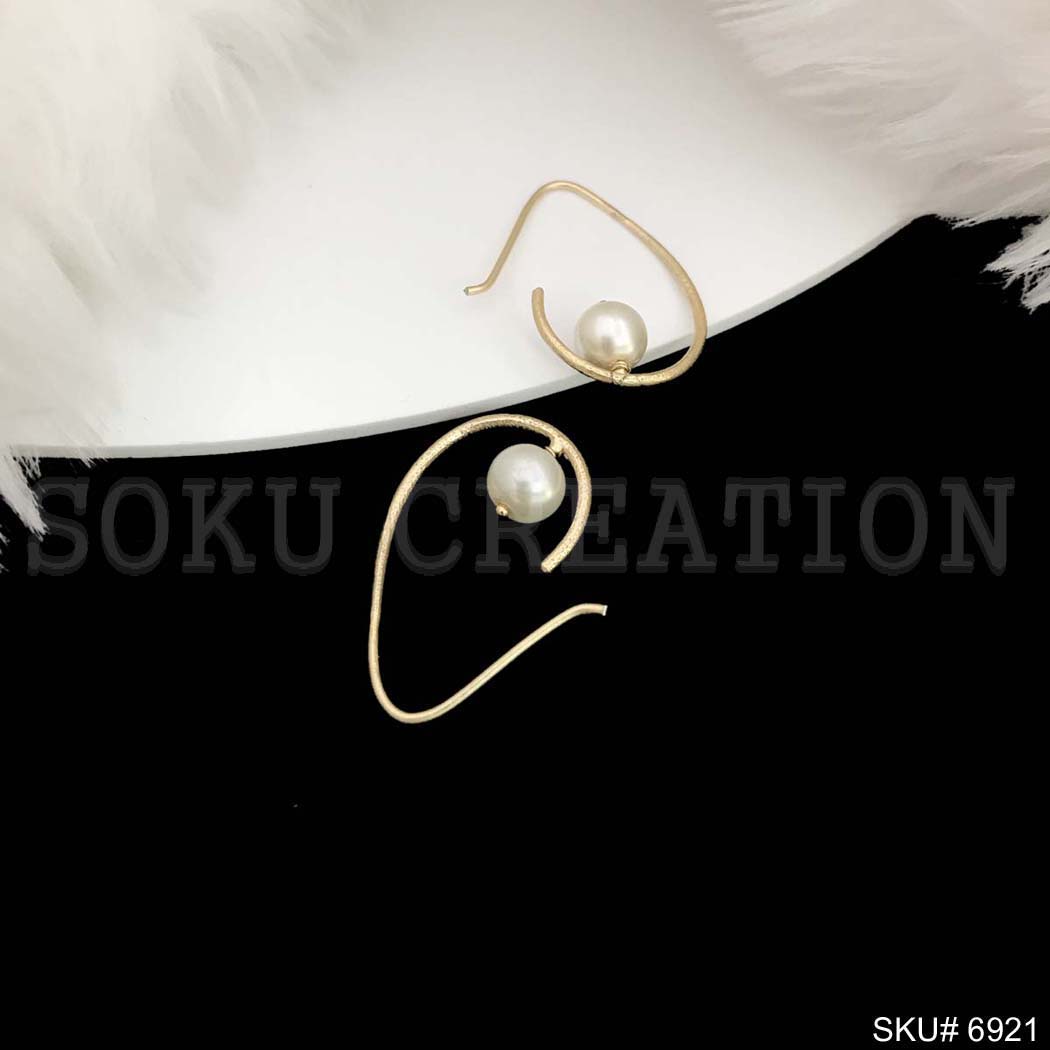 Gold plated Hoop with Pearl Unique Design Earring SKU6921