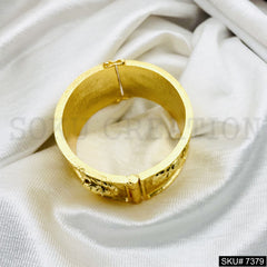 GOLD PLATED CUFF BANGLE  SKU7379